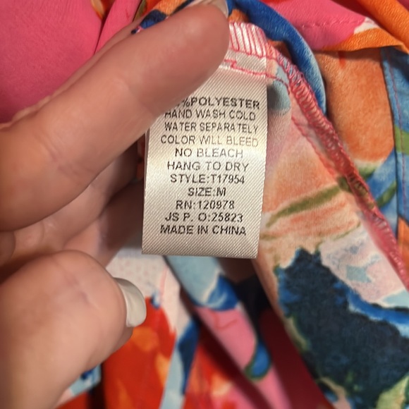 Entro, Multi-colored babydoll Blouse, Size Medium - Picture 5 of 6